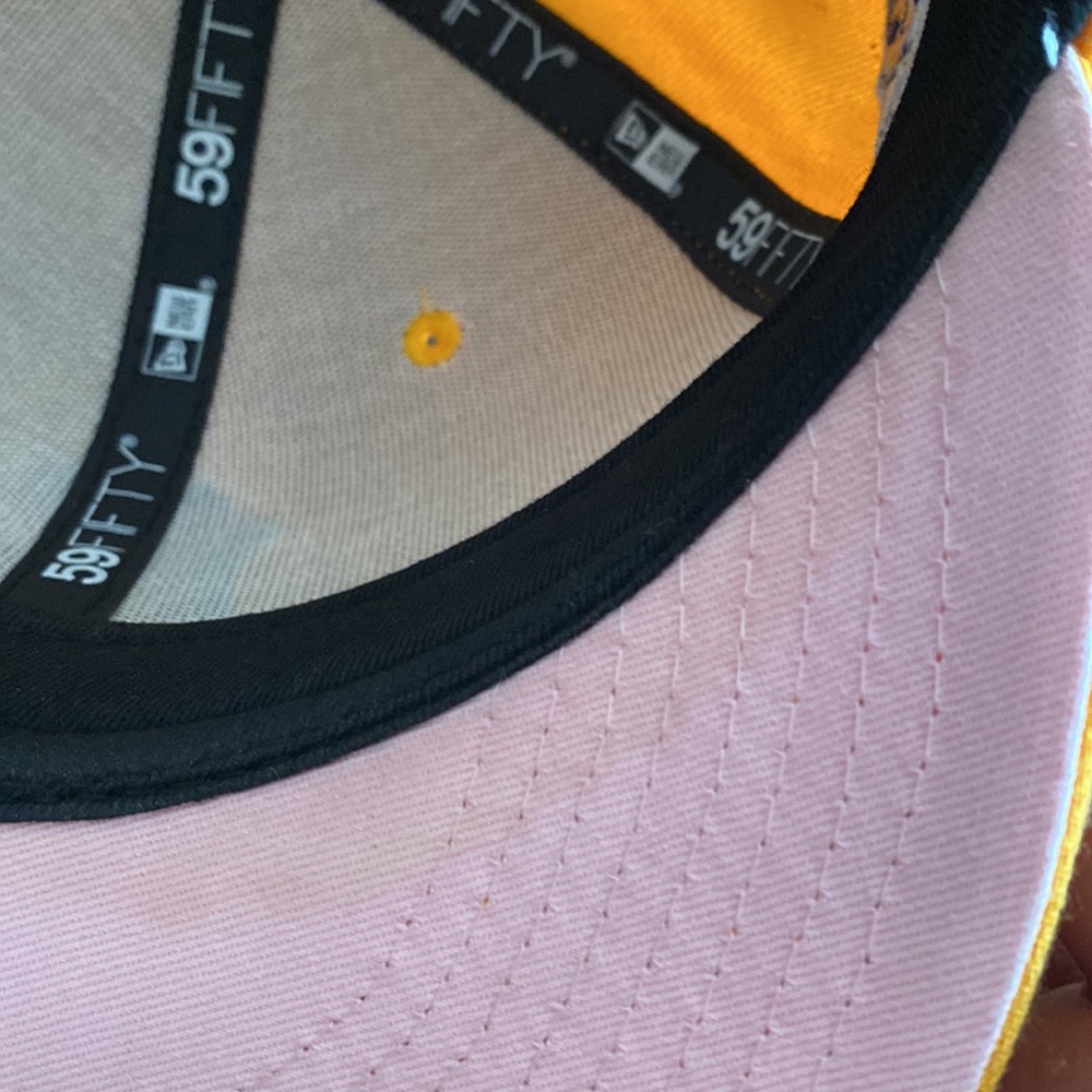 Yankees yellow Pink Uv Fitted - Picture 6 of 6